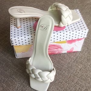 NWT White sandal